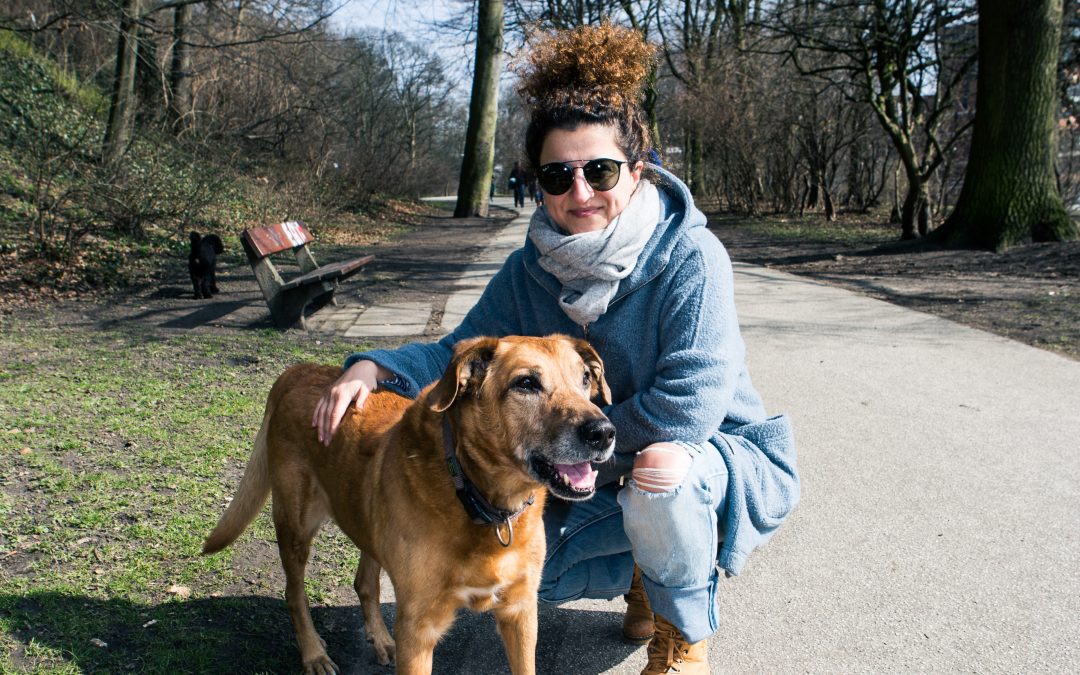 Meral liebt ihren Kleiderschrank